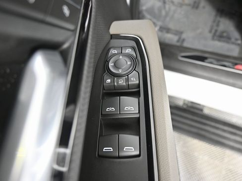 Used 2025 Chevrolet Silverado 2500 ZR2 w/ Technology Package image 19