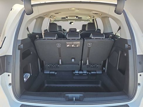 Used 2024 Honda Odyssey Elite image 12