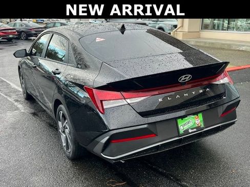 Certified 2025 Hyundai Elantra Sport image 6