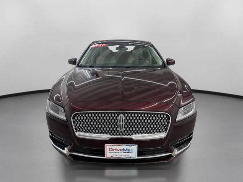 Used 2017 Lincoln Continental Select FWD image 2