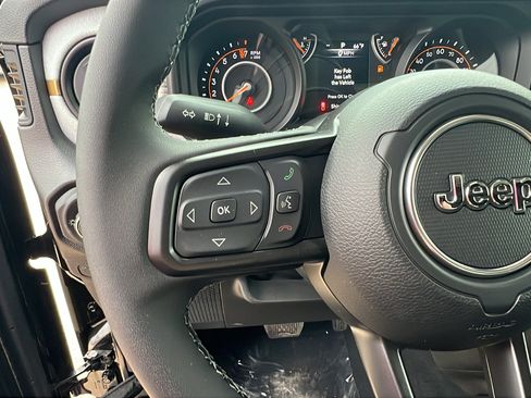 New 2026 Jeep Gladiator Sport AWD/4WD image 22