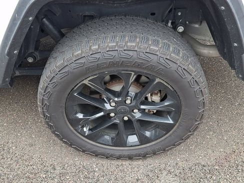 Used 2024 Jeep Gladiator Sport AWD/4WD image 7