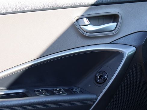 Used 2017 Hyundai Santa Fe Sport image 23