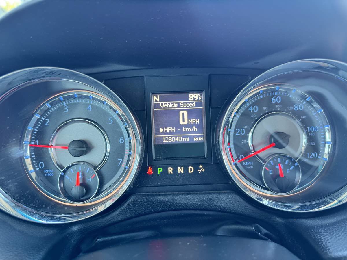 Used 2016 Chrysler Town & Country Touring FWD image 44