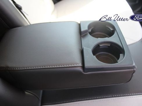 Used 2020 Ford Fusion SE w/ Equipment Group 151A FWD image 12