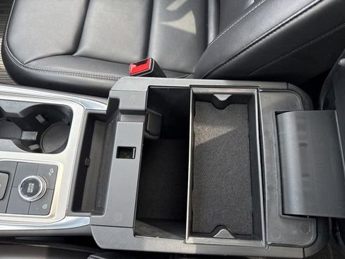 Certified 2023 Ford Explorer XLT w/ Equipment Group 202A AWD/4WD image 25