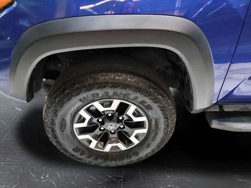 Used 2023 Toyota Tacoma TRD Sport AWD/4WD image 18
