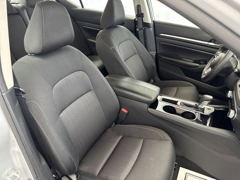 Used 2023 Nissan Altima 2.5 SV image 13