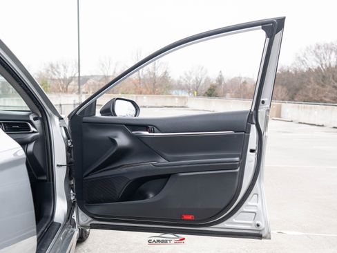 Used 2021 Toyota Camry SE w/ Cold Weather Package image 42