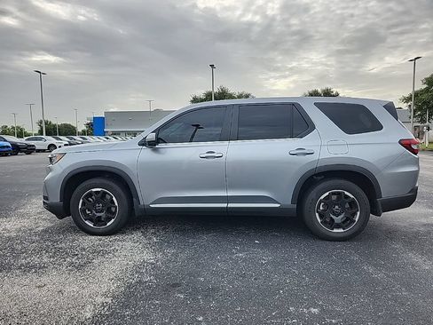 Used 2025 Honda Pilot EX-L image 8
