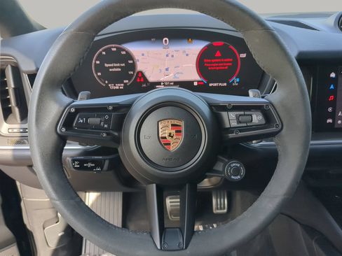 Used 2024 Porsche Cayenne S AWD/4WD image 68