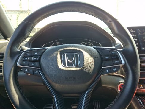 Used 2018 Honda Accord Sport image 18
