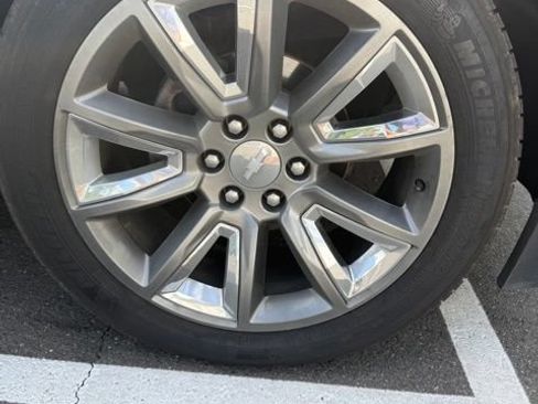 Used 2018 Chevrolet Tahoe Premier AWD/4WD image 14