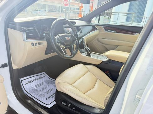 Used 2018 Cadillac XT5 Luxury w/ Driver Awareness Package AWD/4WD image 36