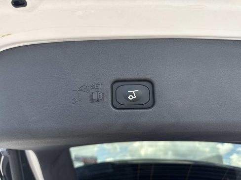 New 2026 Lincoln Nautilus Reserve AWD/4WD image 12