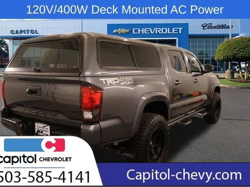 Used 2018 Toyota Tacoma TRD Sport AWD/4WD image 3