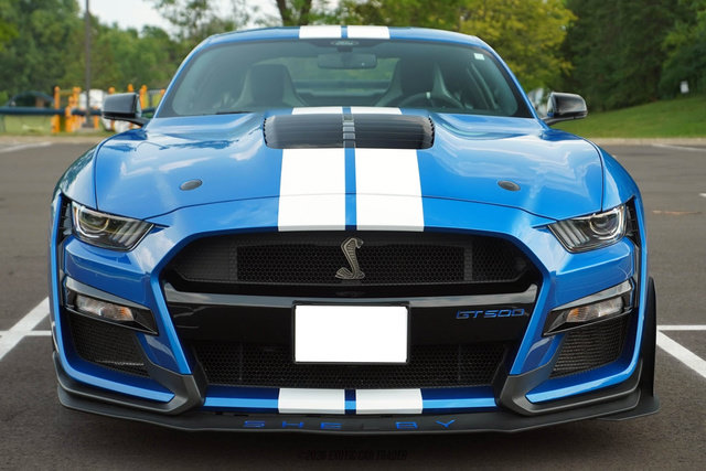 Used 2021 Ford Mustang Shelby GT500 w/ Carbon Fiber Track Pack RWD image 13