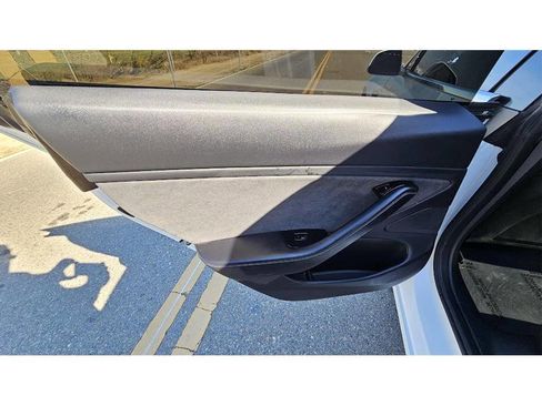 Used 2018 Tesla Model 3 Long Range image 36