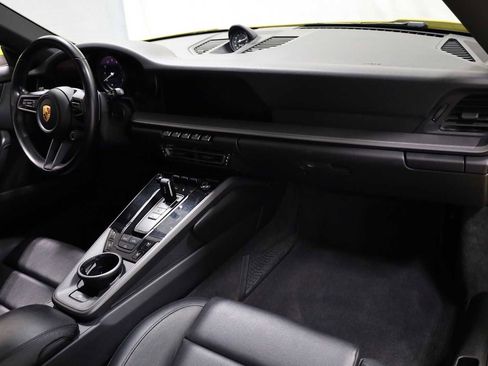 Certified 2022 Porsche 911 Carrera image 6