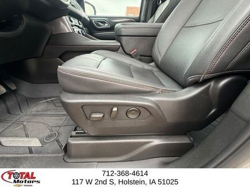 Used 2023 Chevrolet Suburban RST w/ Luxury Package AWD/4WD image 12