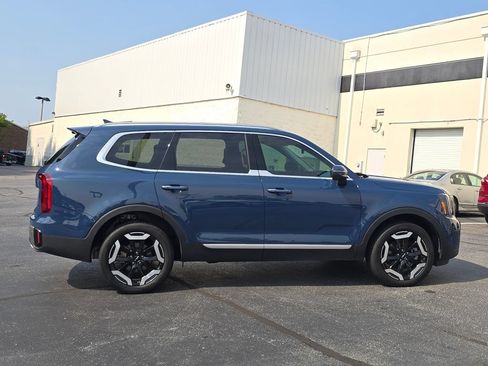 Certified 2025 Kia Telluride S FWD image 2