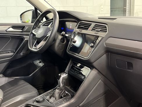 Used 2022 Volkswagen Tiguan SE image 26