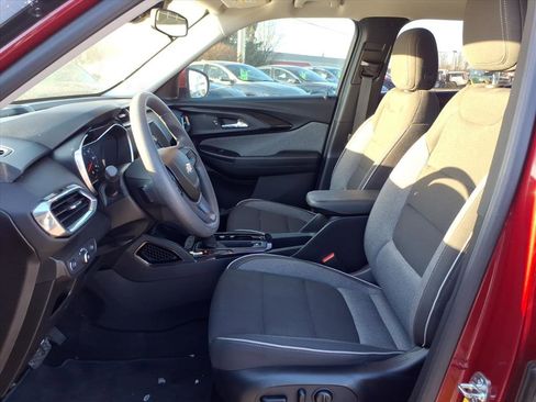 Used 2021 Chevrolet TrailBlazer LT image 28