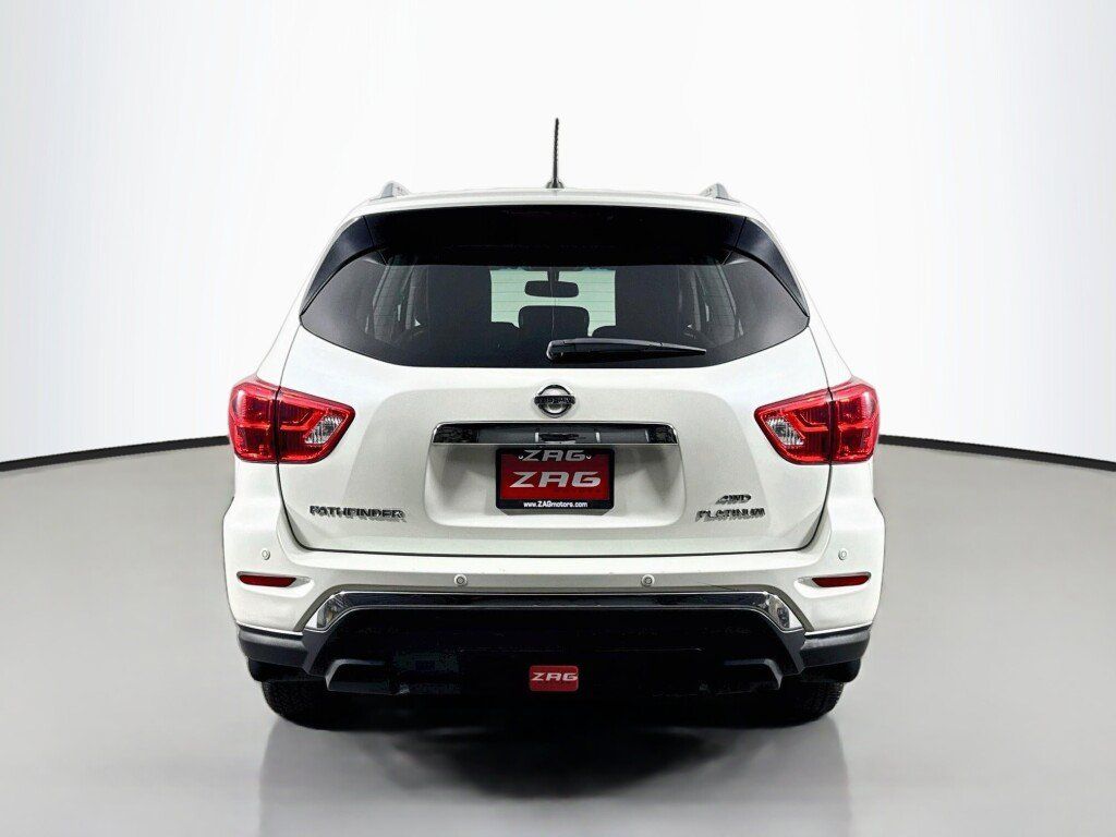 Used 2017 Nissan Pathfinder Platinum AWD/4WD image 4