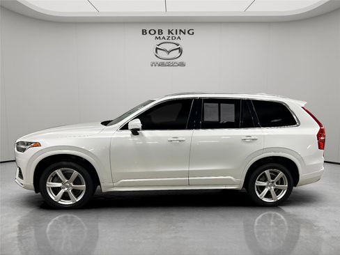 Used 2020 Volvo XC90 T6 Momentum AWD/4WD image 2