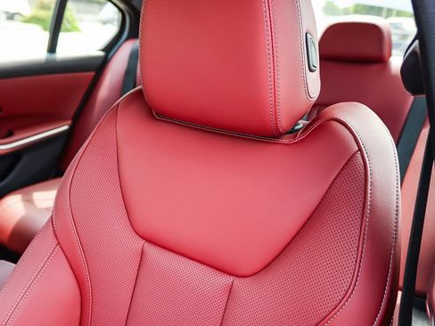 Certified 2025 BMW 330i Sedan RWD image 30