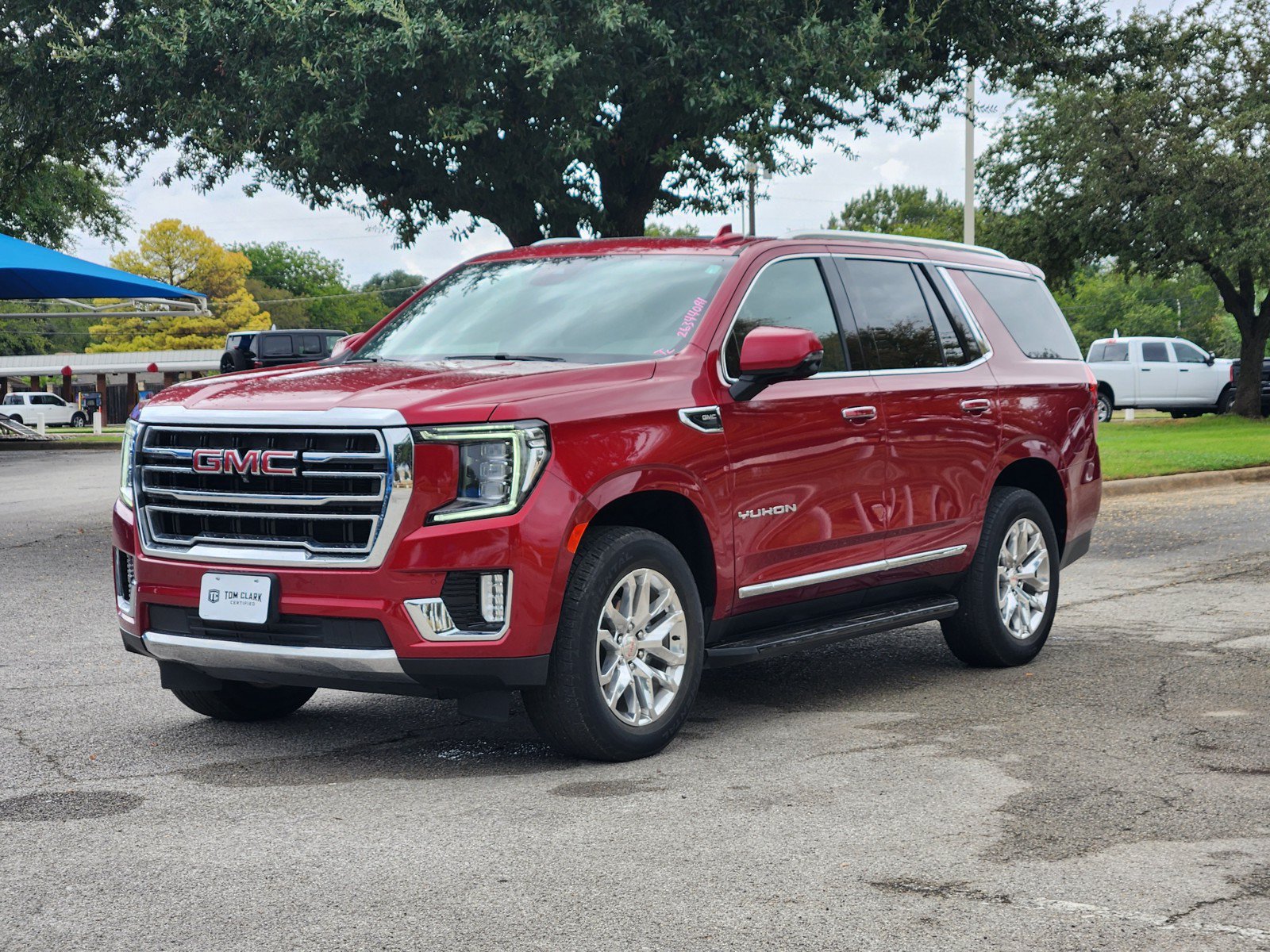 Used 2023 GMC Yukon SLT w/ SLT Premium Package RWD image 2