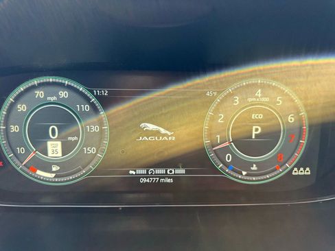 Used 2018 Jaguar E-PACE SE image 11