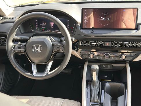 Used 2024 Honda Accord Touring image 17