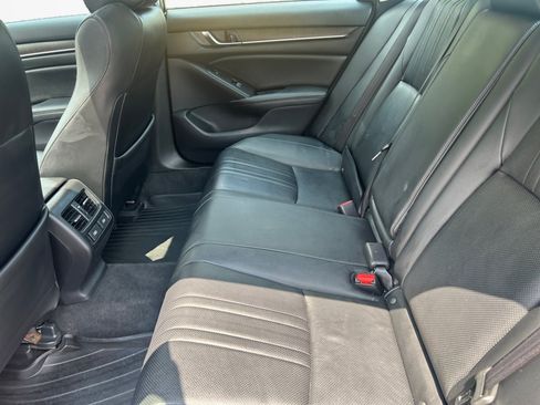 Used 2022 Honda Accord Touring image 13