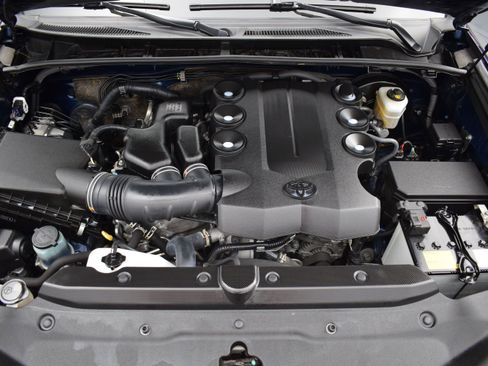 Used 2022 Toyota 4Runner SR5 RWD image 9