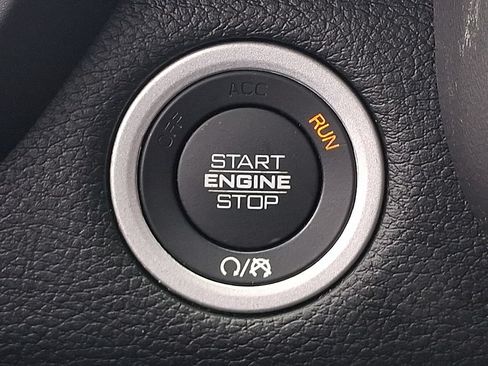 Used 2022 RAM 1500 Laramie AWD/4WD image 25