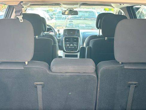 Used 2019 Dodge Grand Caravan SE FWD image 23