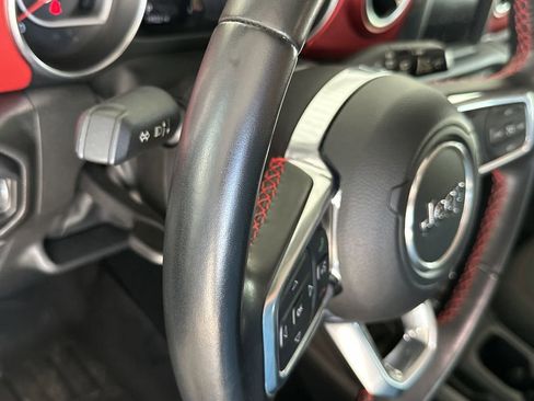 Used 2022 Jeep Wrangler Unlimited Rubicon AWD/4WD image 19