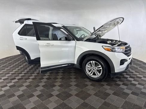 Used 2020 Ford Explorer XLT w/ Comfort Package AWD/4WD image 16