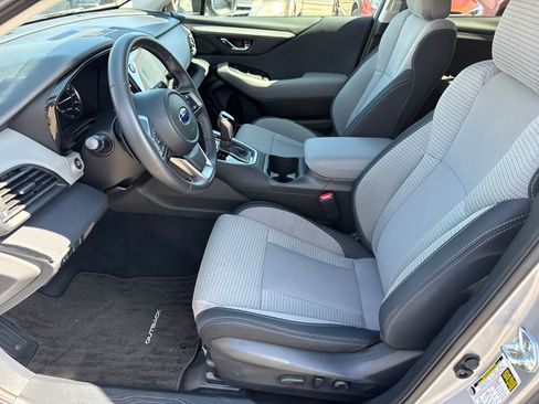 Used 2025 Subaru Outback Premium image 15