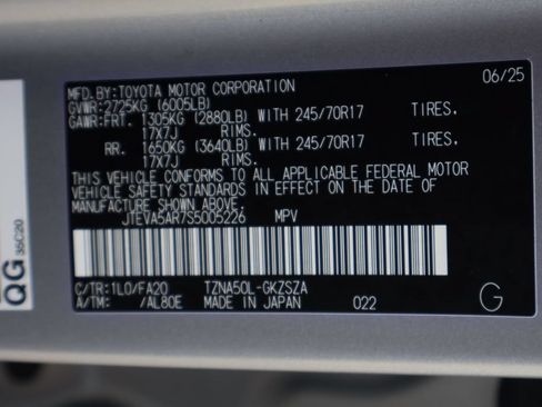 Certified 2025 Toyota 4Runner SR5 RWD image 28