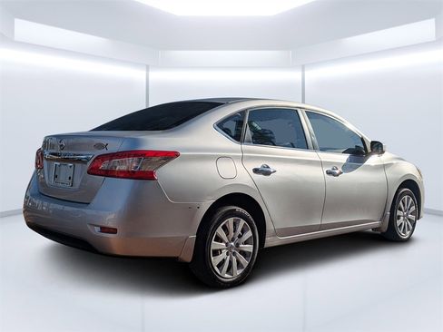 Used 2015 Nissan Sentra S image 3
