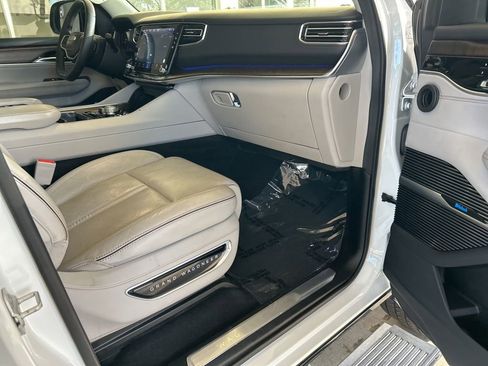 Used 2023 Jeep Grand Wagoneer L Series II image 28