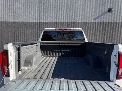 Used 2021 GMC Sierra 1500 Denali w/ Denali Ultimate Package image 18