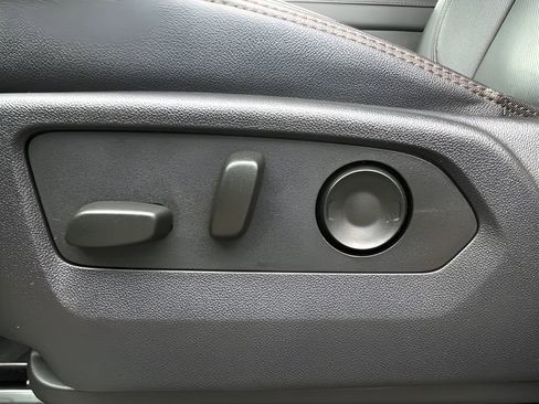 Used 2024 GMC Sierra 1500 AT4 w/ Technology Package image 24