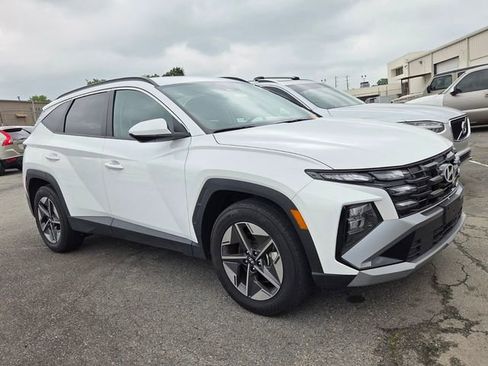 Used 2025 Hyundai Tucson SEL FWD image 3