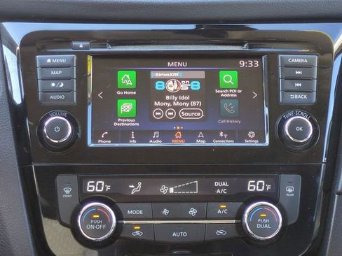 Used 2019 Nissan Rogue SV w/ Premium Package FWD image 17