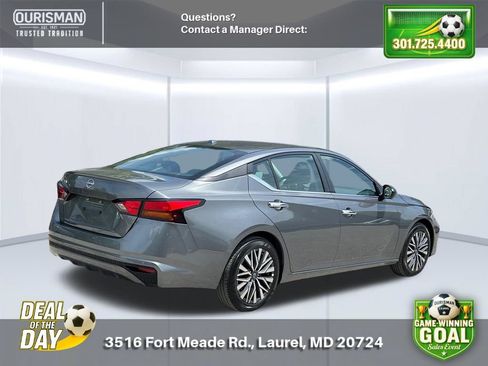 Used 2025 Nissan Altima 2.5 SV FWD image 3