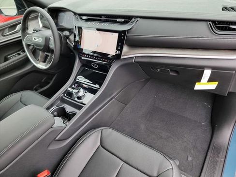 New 2026 Jeep Grand Cherokee L Limited image 25