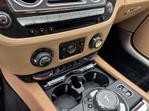 Used 2014 Rolls-Royce Wraith image 25